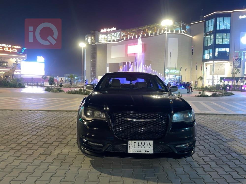 کرایسلەر 300